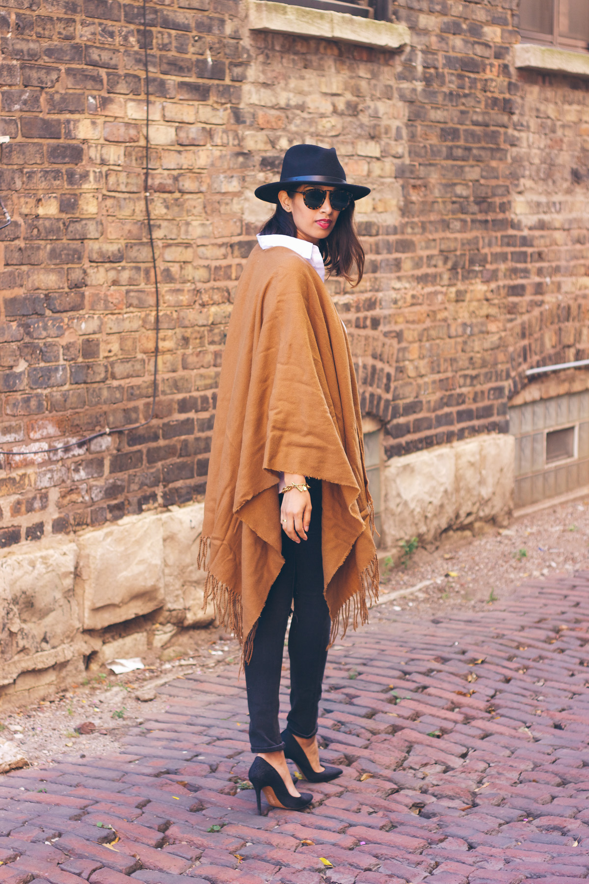 easy fall outfit with poncho