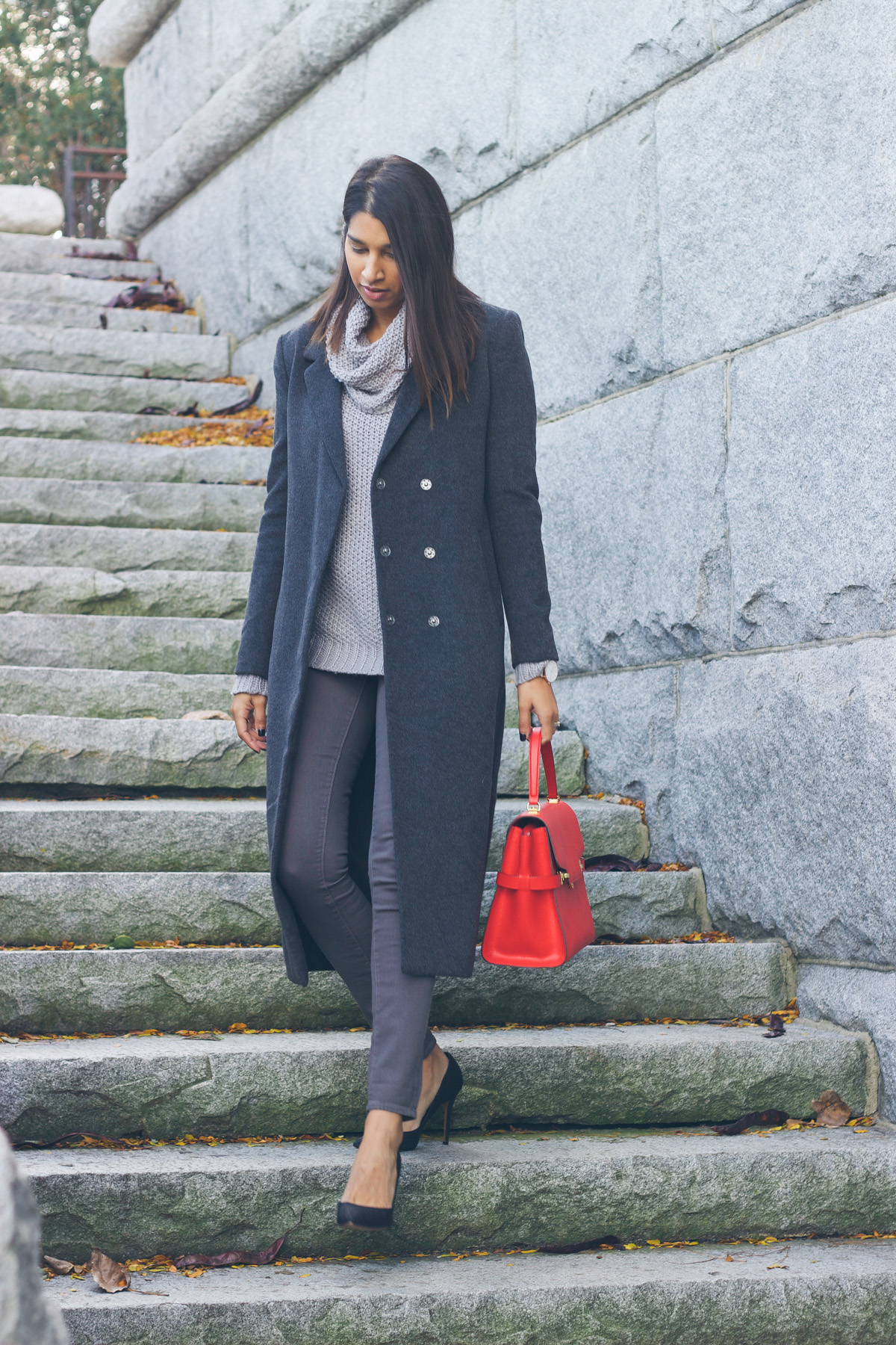 monochromatic grey outfit