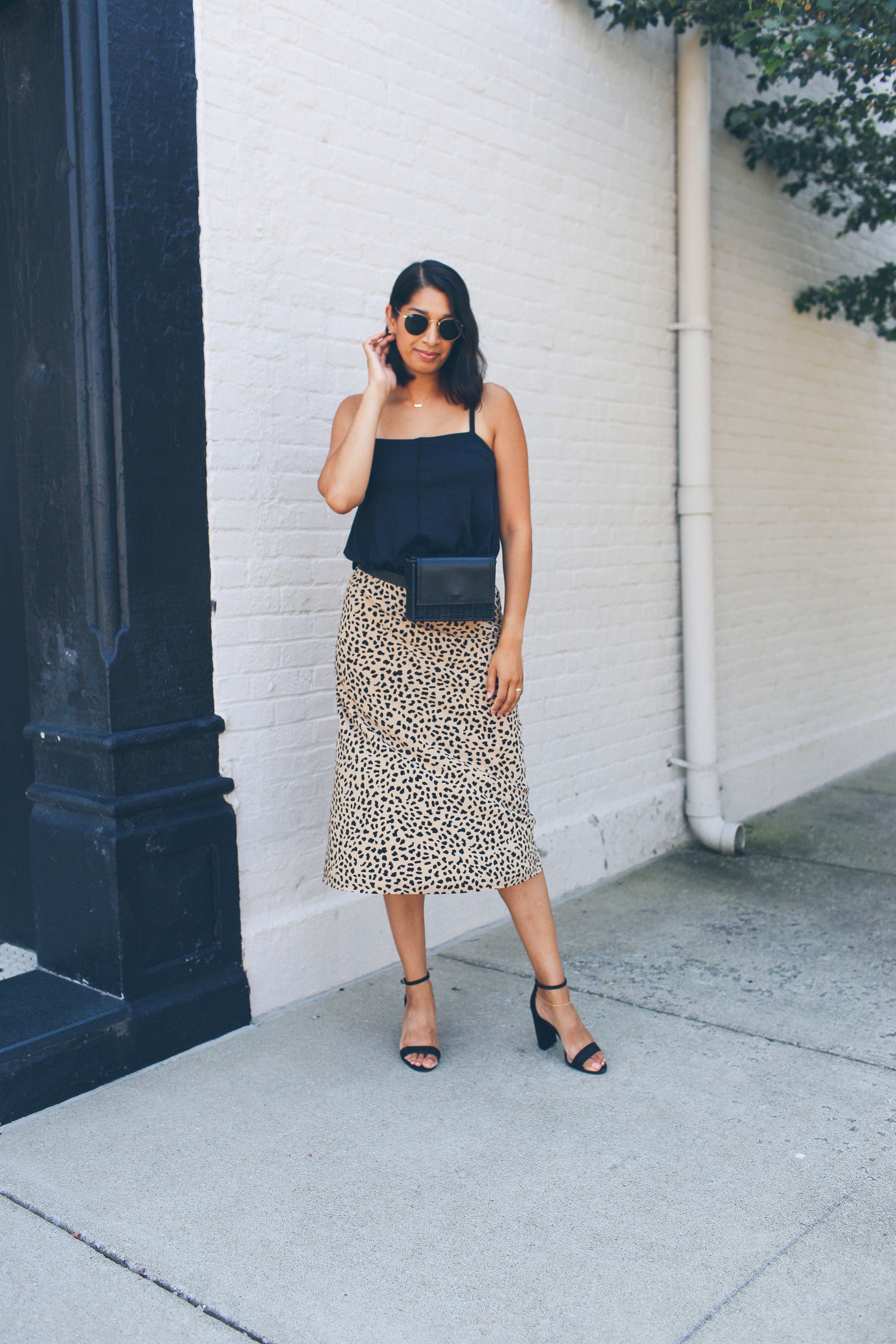 how to wear a leopard skirt